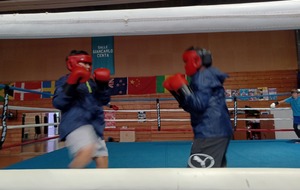 MISE DE GANTS poussins, minimes et benjamins le samedi 15 novembre 2025